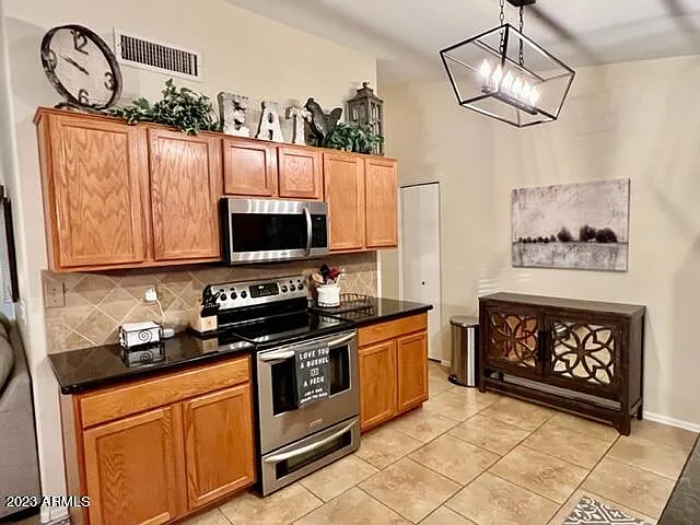 21624 N 46th Pl — Photo 5