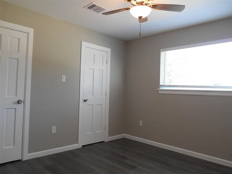 1547 Greenfield Rd — Photo 7