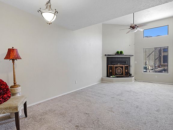 5th image of 2813 Mirto St NE