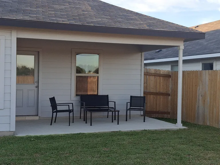 1864 Taggart Trl — Photo 3