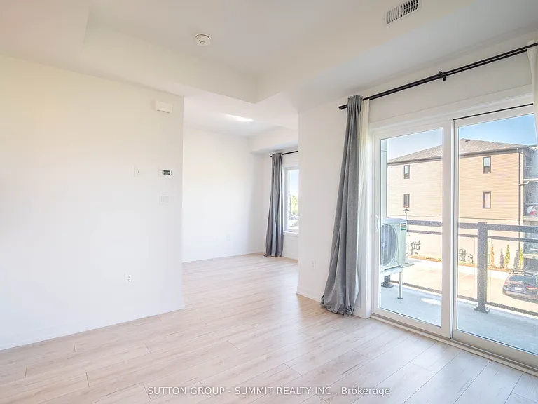 940 Saint David St N #3 — Photo 10