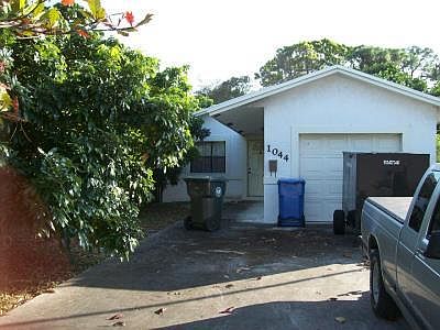 3rd image of 1044 NE 34th St