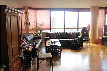 Rented by R New York