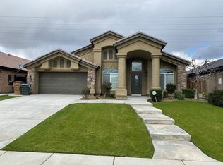 9418 Whitman Ave, Bakersfield, CA 93311