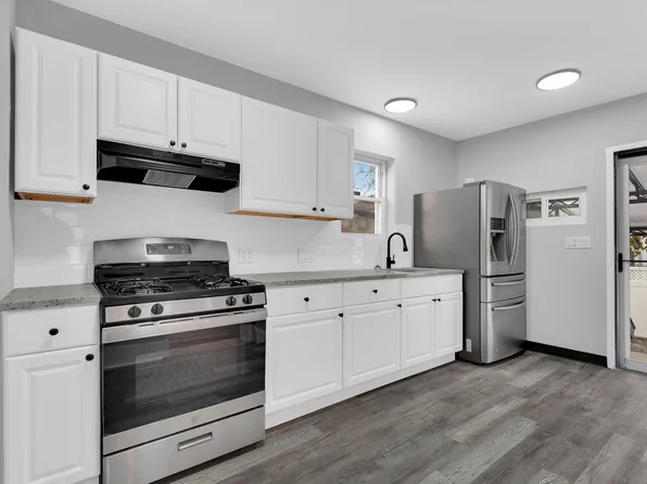 119-73 Merrill Street image 5 of 11