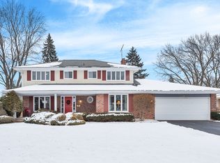 1607 Wadsworth Rd, Wheaton, IL 60189