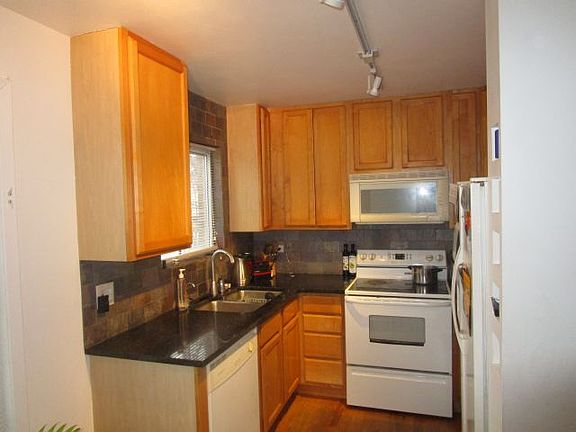 3rd image of 35 Terry Dr APT A