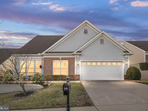28 Castlewood Dr, Fredericksburg, VA 22406