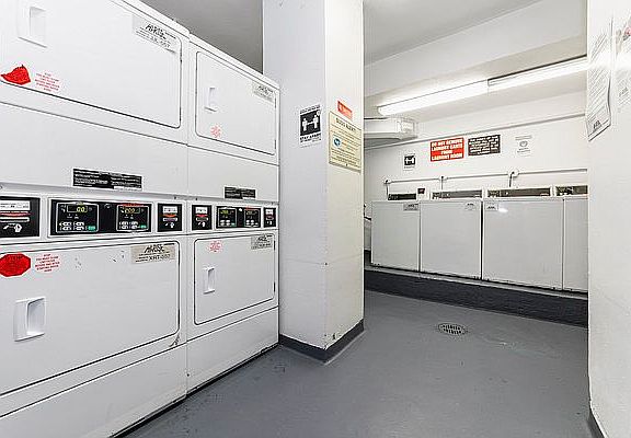 5th image of 210 E 58th St APT 3H