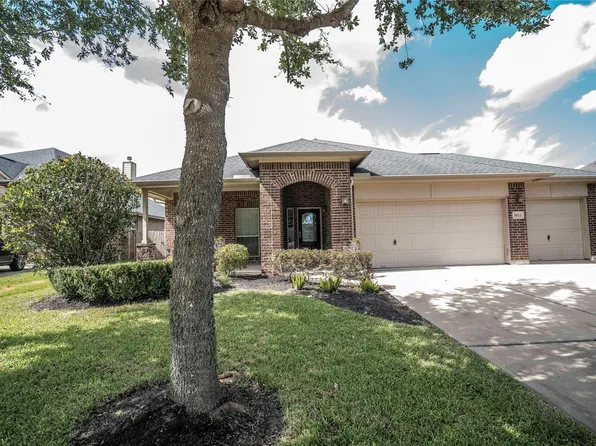8811 Henrico Ln, Rosenberg, TX 77469