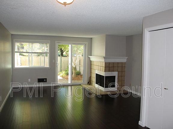3rd image of 9615 NE 121st Ln