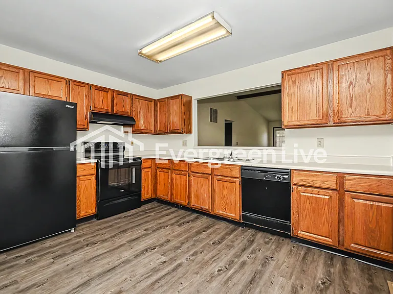 6877 Charlesgate Rd — Photo 6