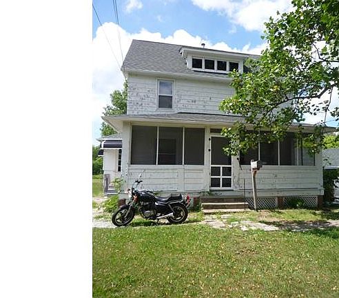 2nd image of 30105 Euclid Ave