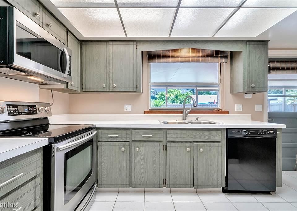 1st image of 521R Baywood Ct