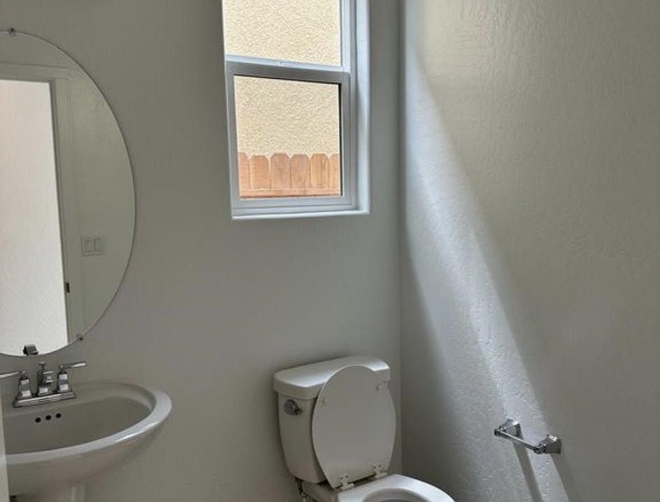 1st image of 6026 W Swift Ave