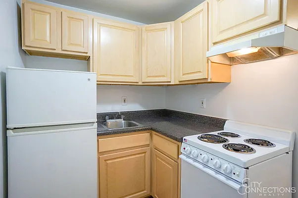 Rented by City Connections Realty | media 3