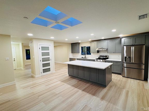 3rd image of 704 Crinella Drive
