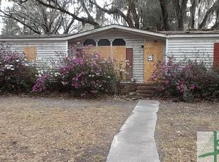852 Lake Gale Dr, Midway, GA 31320