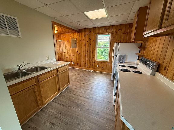 3rd image of 3841 Haines Rd