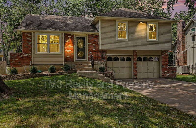 1st image of 15338 S Summertree Ln