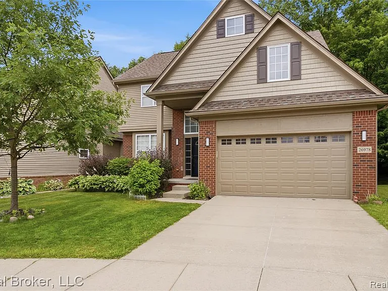 26978 Maxwell Ct — Photo 2