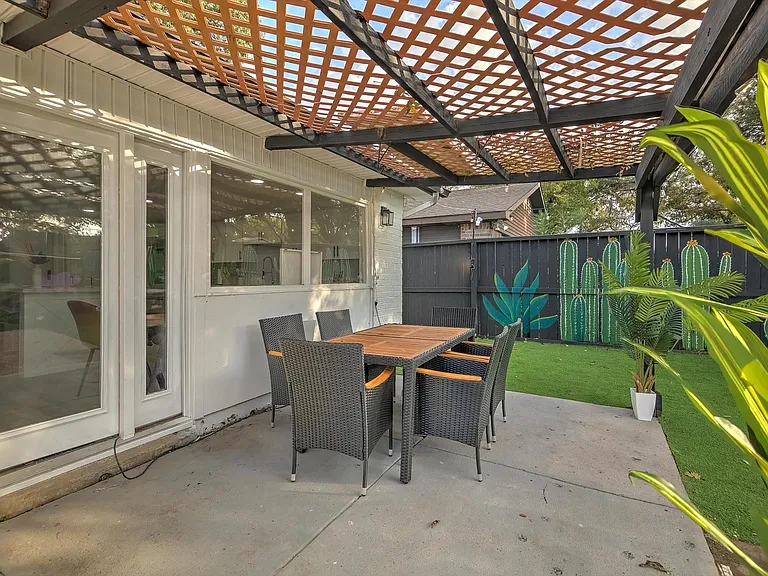 7310 Corta Calle Dr — Photo 47