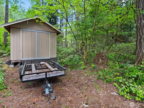 531 N Fairway Drive W, Hoodsport, WA 98548