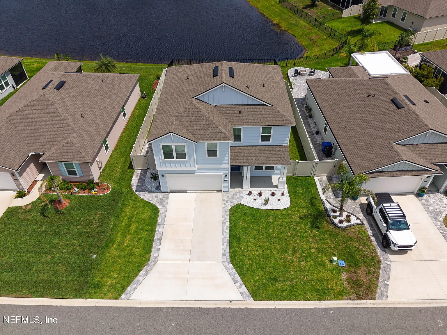 4 bed, 4.0 bath, 2489 sqft, $2,900 — Photo 2