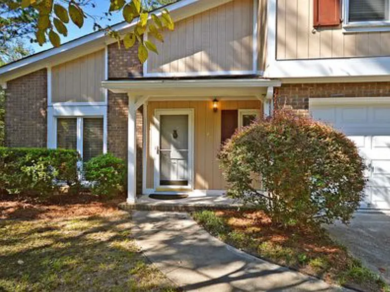 45 Paddlecreek Ave — Photo 2