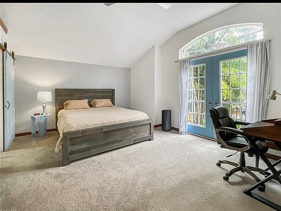 5th image of 10190 Carolina St