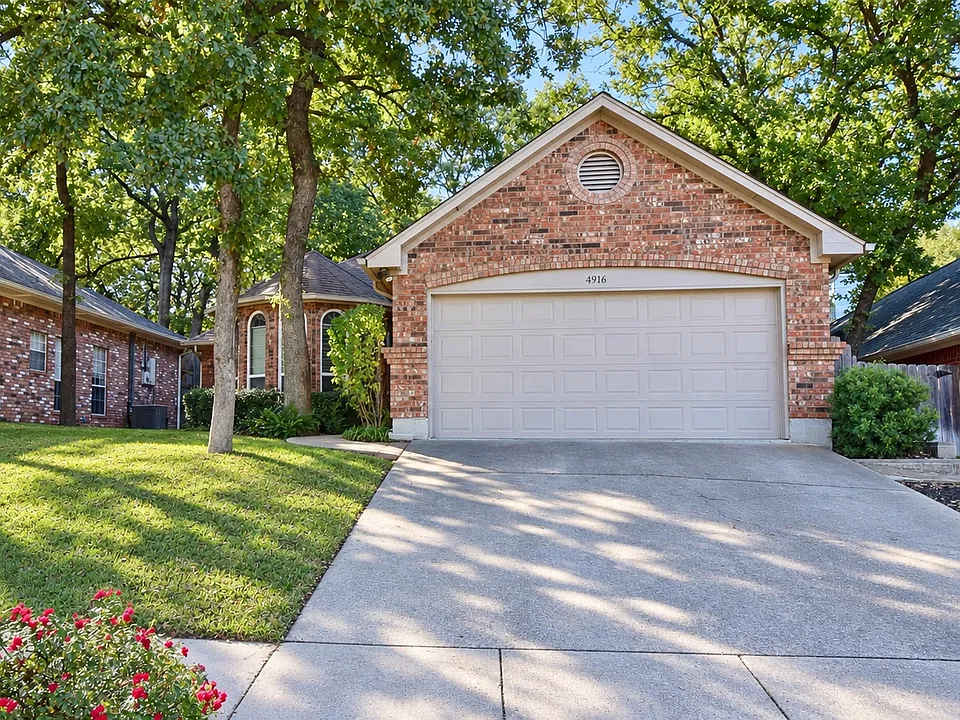 4916 Canberra Ln