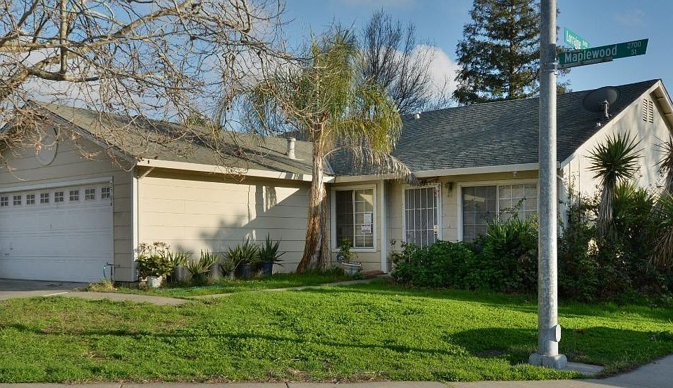 2nd image of 2704 Maplewood St