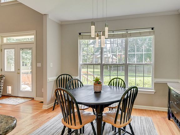 5th image of 4363 Wisteria Ct