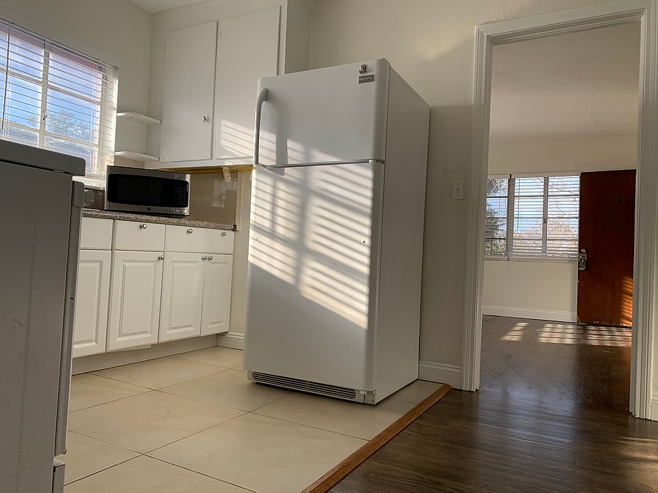 1st image of 2344 Herschel St APT 4