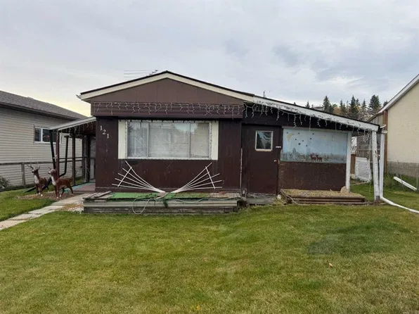 121 N 2nd Ave, Clearwater County, AB T0M 1H0