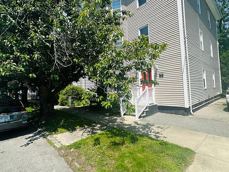 Oliver St — Photo 13