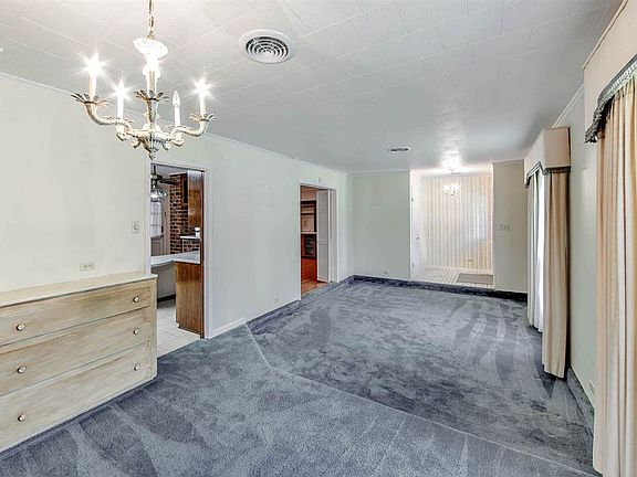 3rd image of 203 Garden Dr
