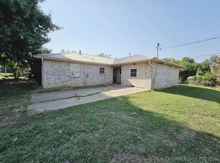 110 E Main St, Achille, OK 74720