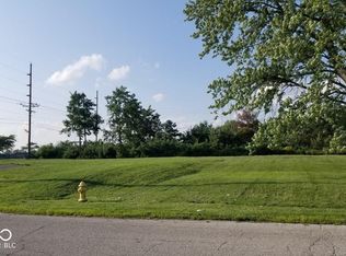 512 Pleasant Run Dr, Greenwood, IN 46142