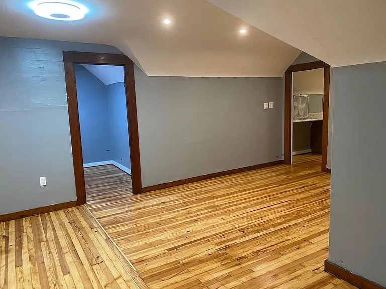 1556 Parkwood Rd #3 — Photo 3