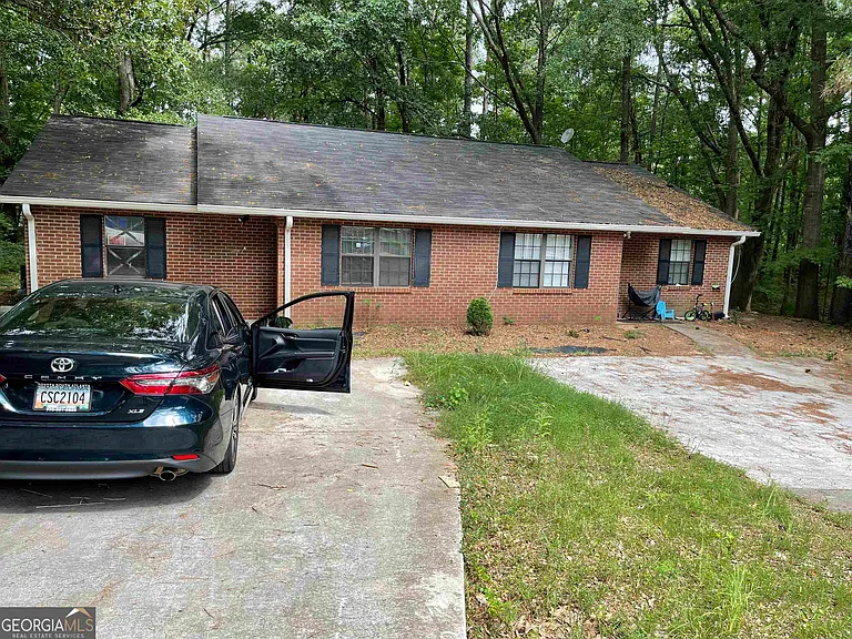 150 Hunters Ln #A — Photo 1