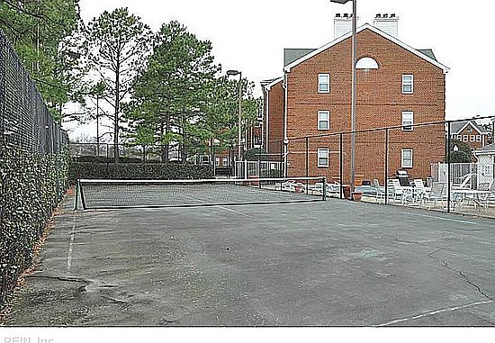 5th image of 207 Westover Ave APT 201