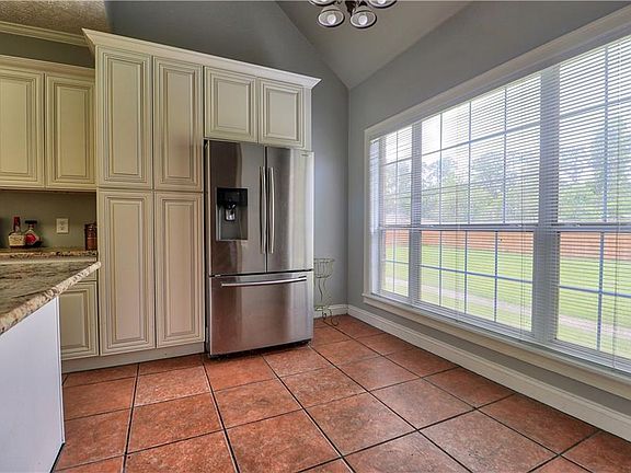 5th image of 1410 Matthew Dr
