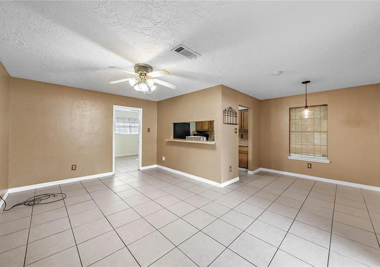 3 bedroom 1.5 bath in Texas City, all appliances included! — Photo 4