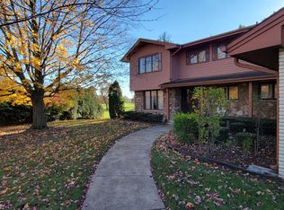 8430 Carriage Green Dr, Darien, IL