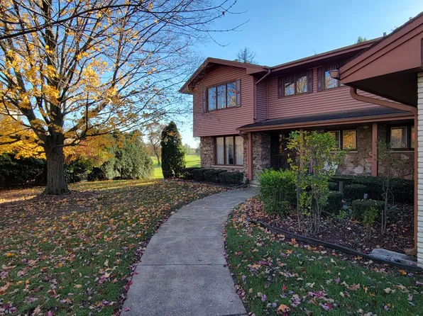 8430 Carriage Green Dr, Darien, IL 60561