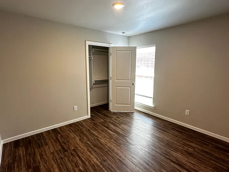 3419 Tiffin Ave — Photo 8