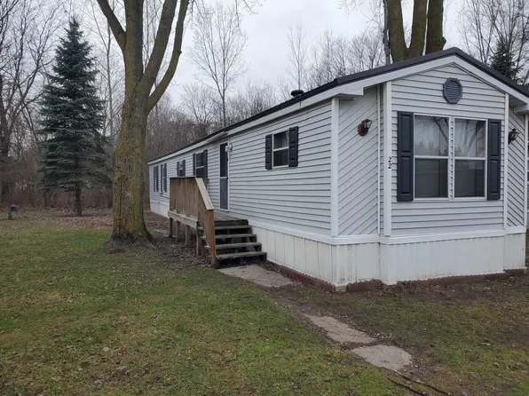 953 E Monroe Rd, Saint Louis, MI 48880
