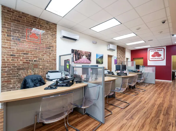 715 Washington Street image 1 of 13