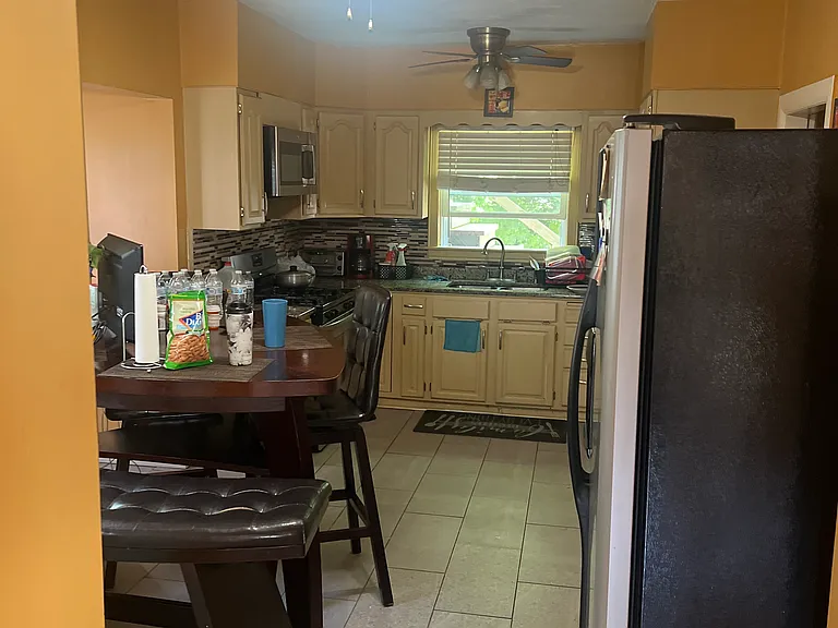 76 Erie St #1 — Photo 4